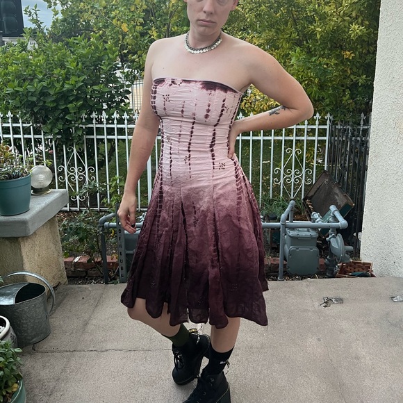 Upcycled gradient mauve sleeveless dress with embroidered flowers & beads - Picture 2 of 7